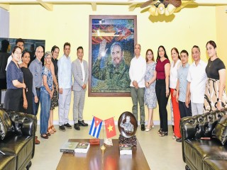 Viện Kinh tế, Văn hóa và Nghệ thuật với ba tác phẩm thể hiện lòng tri ân Lãnh tụ Cuba Fidel Castro Ruz
